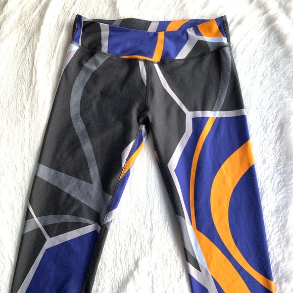 Fabletics Pants - Fabletics Mid-Rise Printed Capri Workout Legging